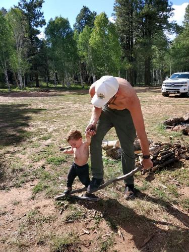 20210825-02-Matt-and-Keahi-breaking-kindling