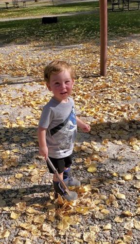 20210927-crunching-leaves-Three-Forks-KOA