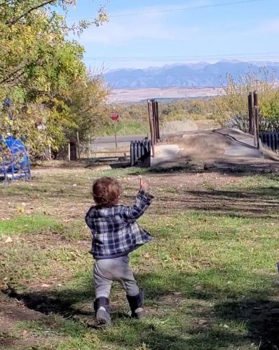 20210929 160043 chasing-bunnies-Three-Forks-KOA