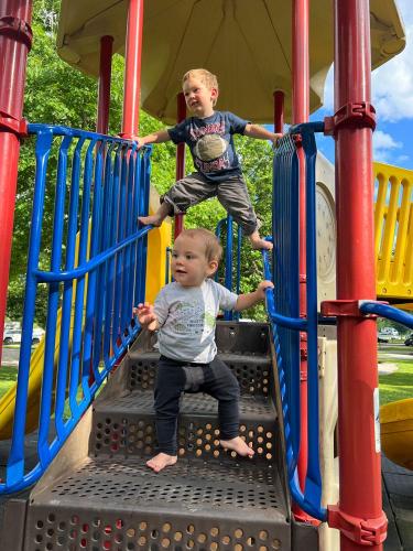 20220608-playground-monkeys2-Sugar-Bottom-IA