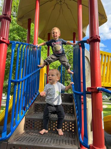 20220608-playground-monkeys3-Sugar-Bottom-IA