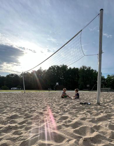 20220622 7561-fun-in-the-sand-pit-Indian-Lakes-IN