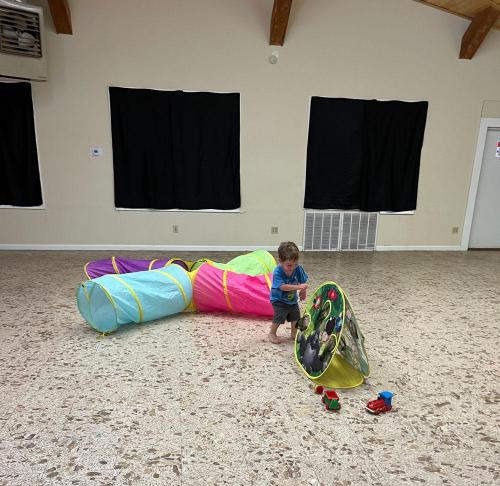 20220624 7617-playing-in-the-lodge-Indian-Lakes-IN
