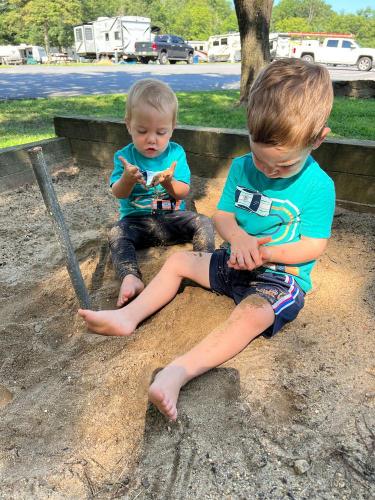 20220803-01-horseshoes-DC-Capitol-KOA-MD