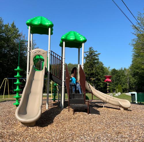 20220907-01-playground-patten-pond-ME