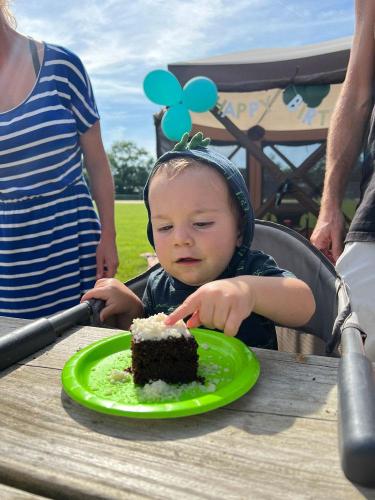20220612-89-Isaiah-birthday-cake-Kalona-Park