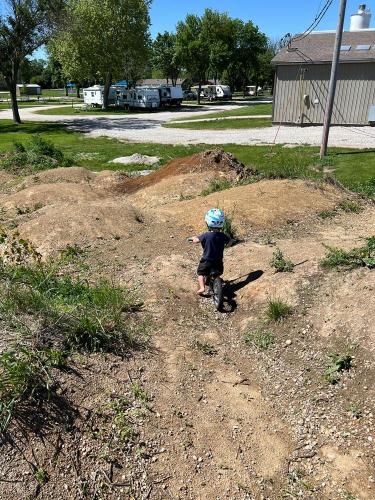 20220527-balance-bike-on-the-hills-Kalona-Park
