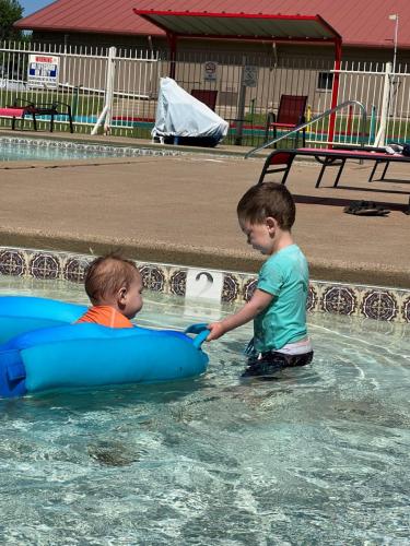 boys-at-pool-6-lake-tawakoni