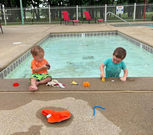 boys-at-pool-lake-tawakoni