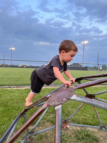 20220520-climbing-Kalona-Park